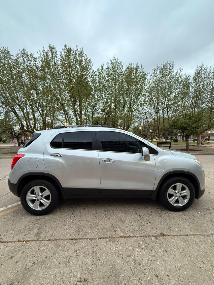 Chevrolet TRACKER — foto 2